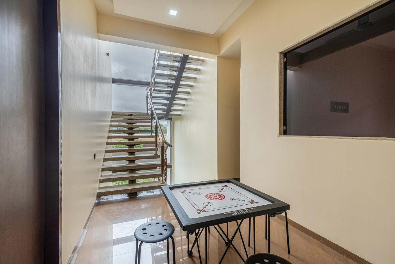 Sierra Skies By Stayvista - A Mountain-View Villa Featuring A Rooftop Swimming Pool, Jacuzzi, Turf, And A Gym For An Elevated Stay Lonavla Zewnętrze zdjęcie