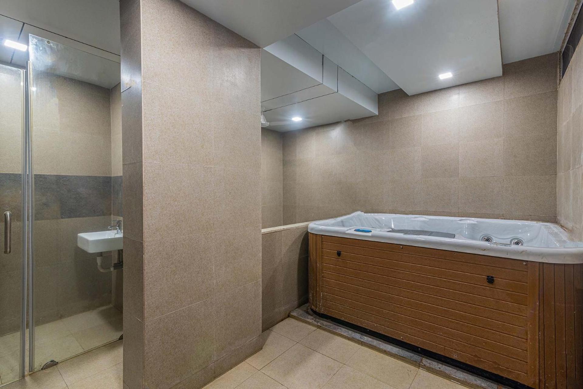 Sierra Skies By Stayvista - A Mountain-View Villa Featuring A Rooftop Swimming Pool, Jacuzzi, Turf, And A Gym For An Elevated Stay Lonavla Zewnętrze zdjęcie
